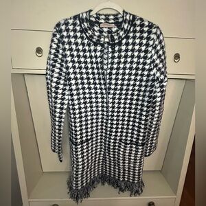 Twinset NWOT coat with a black and white houndstooth pattern and fringe size XS